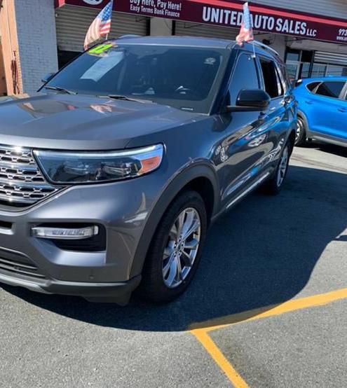 2022 Ford Explorer Image 2