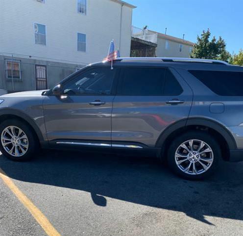 2022 Ford Explorer Image 3