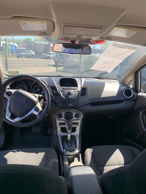 2014 Ford Fiesta Image 5