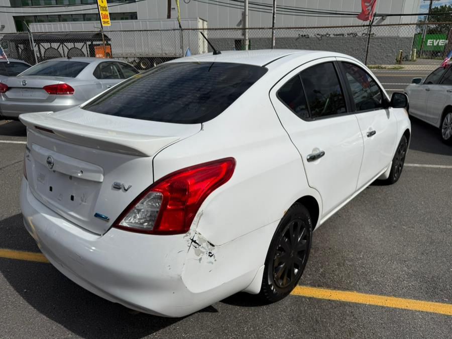 2013 Nissan Versa Image 4