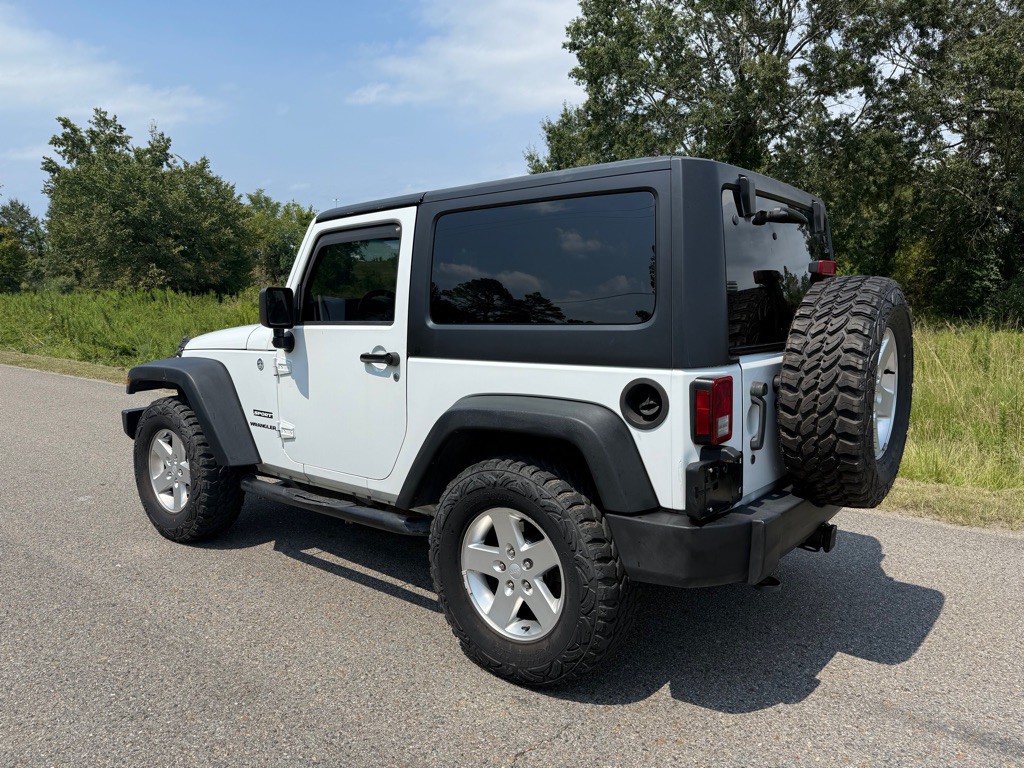 2013 Jeep Wrangler Image 2