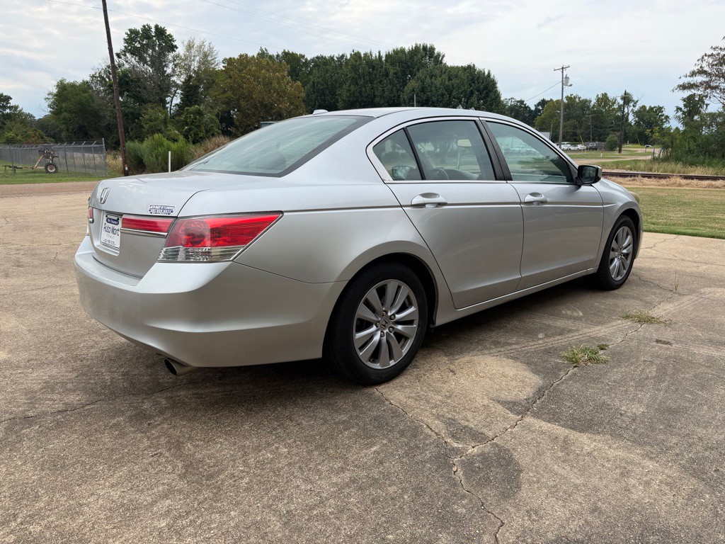 2011 Honda Accord Image 3