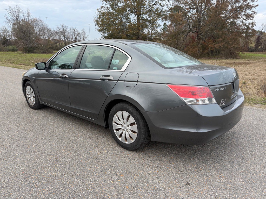 2009 Honda Accord Image 2