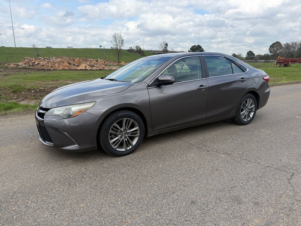 2015 Toyota Camry Image 1