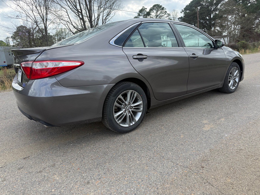 2015 Toyota Camry Image 3