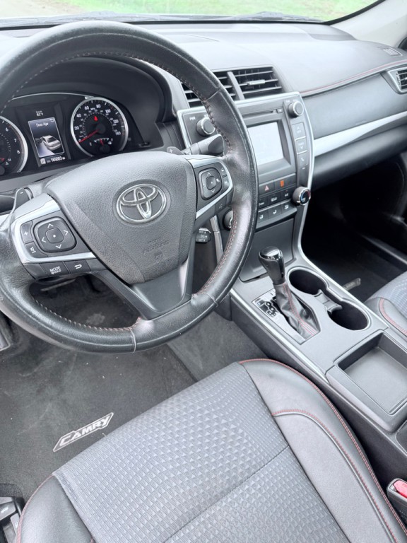 2015 Toyota Camry Image 5