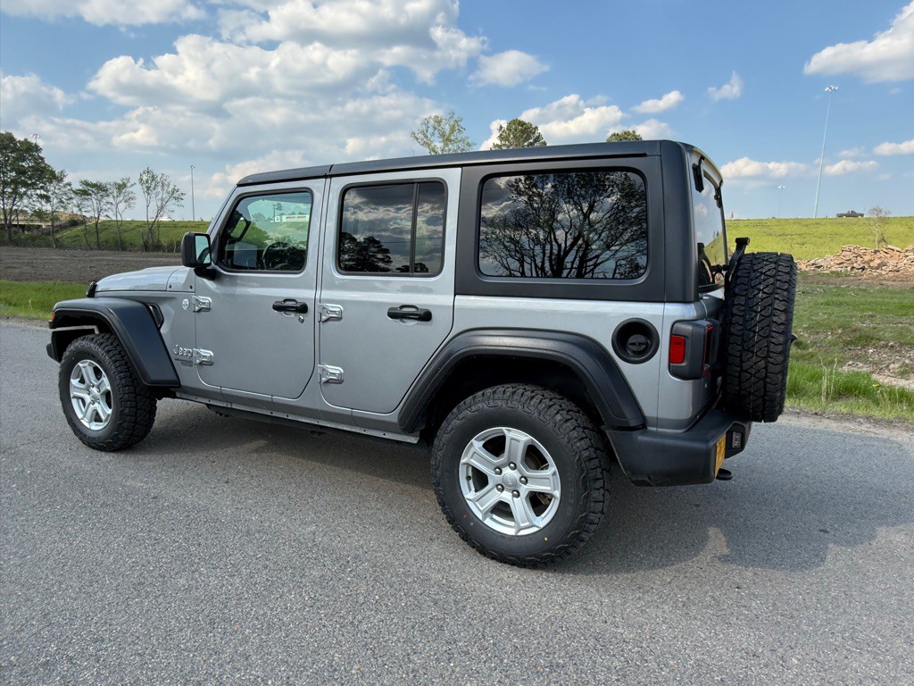 2020 Jeep Wrangler Unlimited Image 2