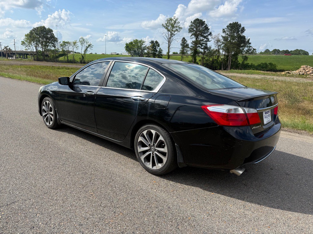 2015 Honda Accord Image 2