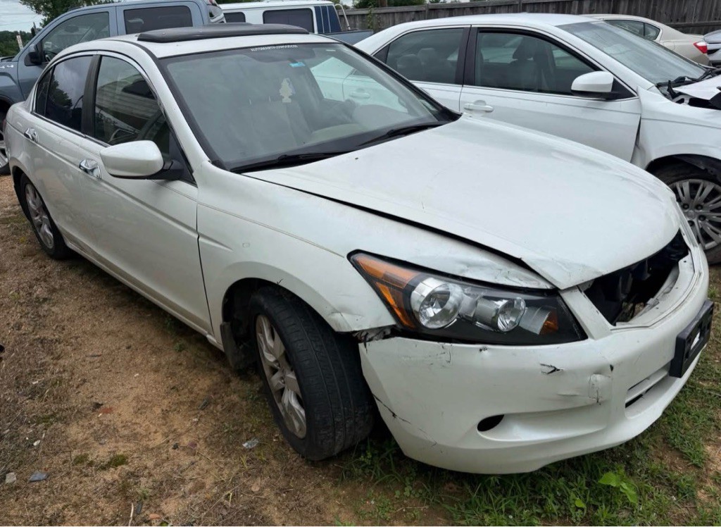 2009 Honda Accord Image 2