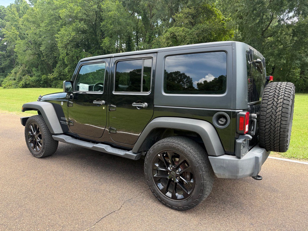 2017 Jeep Wrangler Unlimited Image 2