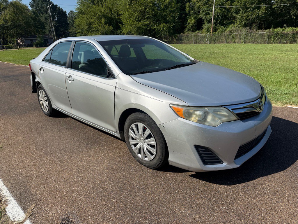 2012 Toyota Camry Image 4
