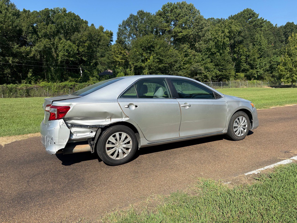 2012 Toyota Camry Image 5
