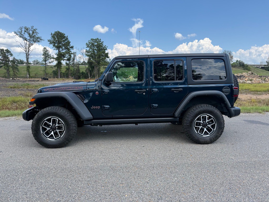 2025 Jeep Wrangler Image 2