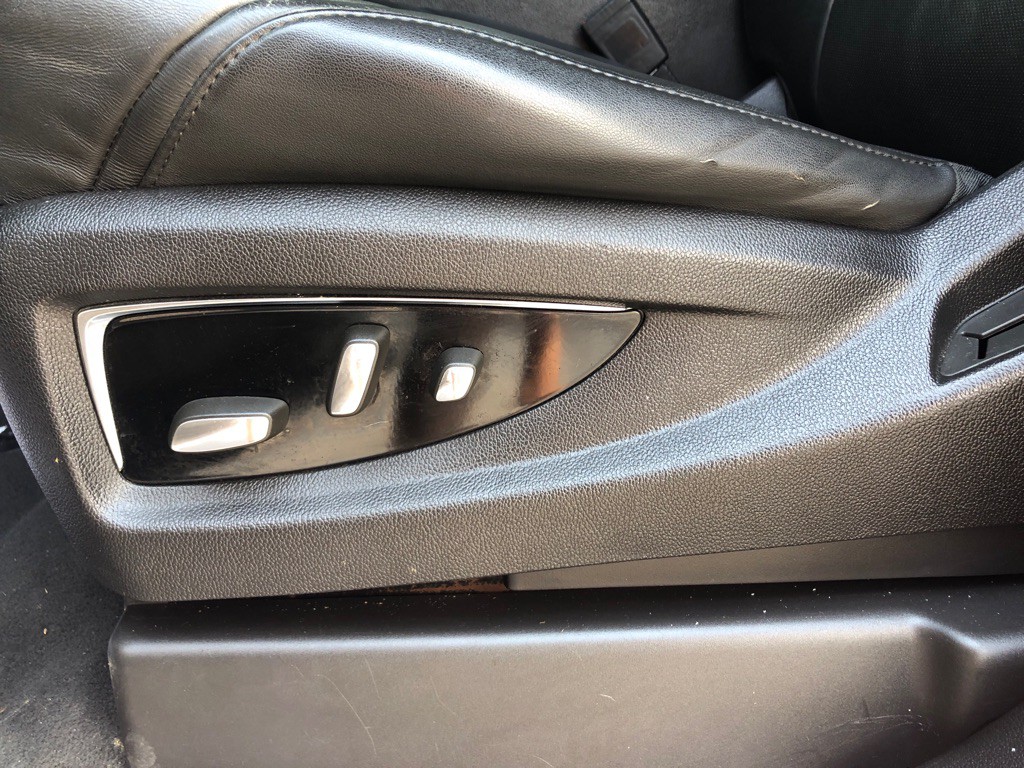 2015 Cadillac Escalade Image 9