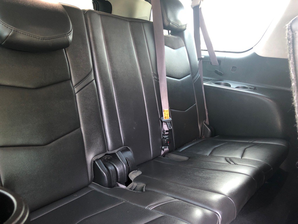 2015 Cadillac Escalade Image 16