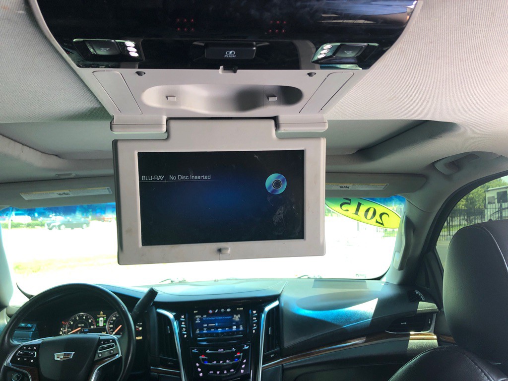 2015 Cadillac Escalade Image 18