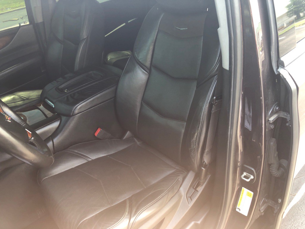 2015 Cadillac Escalade Image 19