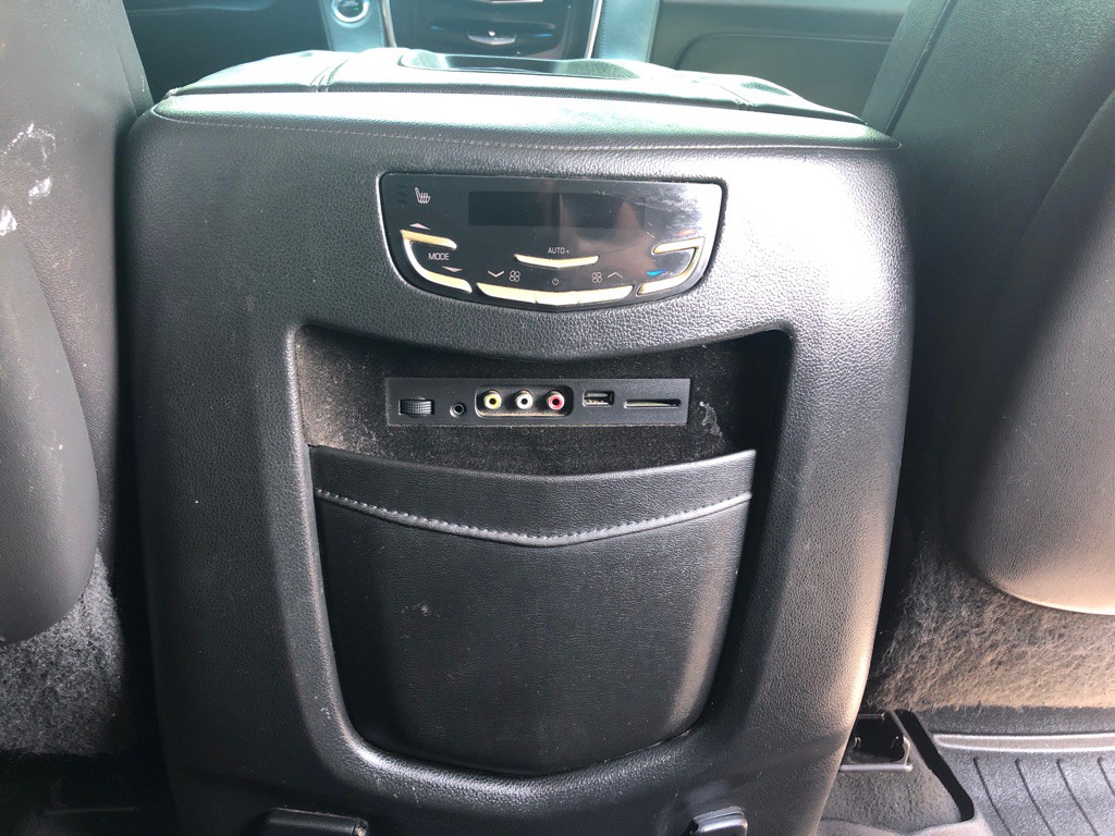 2015 Cadillac Escalade Image 22