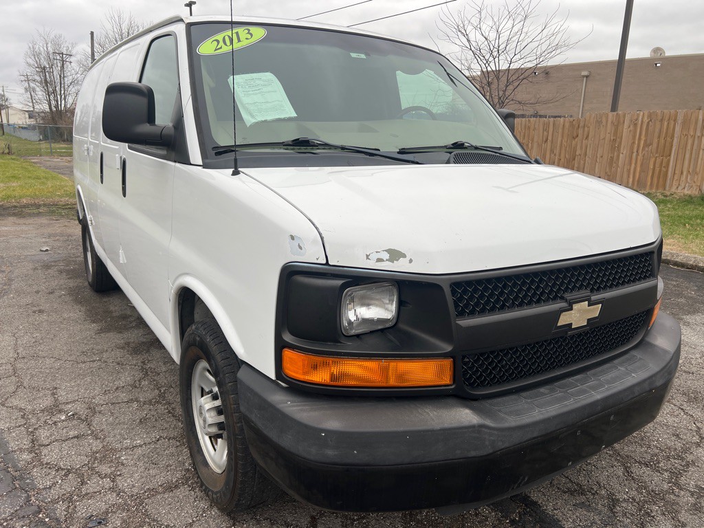 2013 Chevrolet Express Image 1