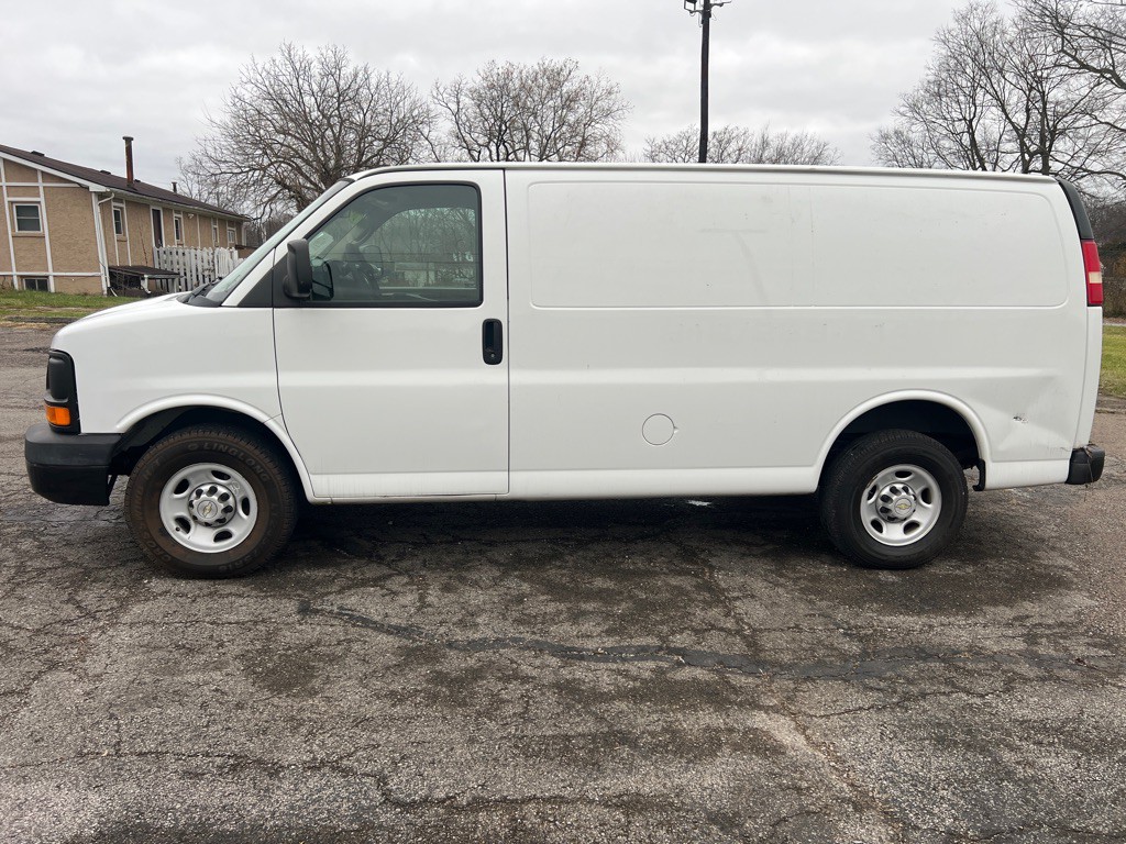 2013 Chevrolet Express Image 4
