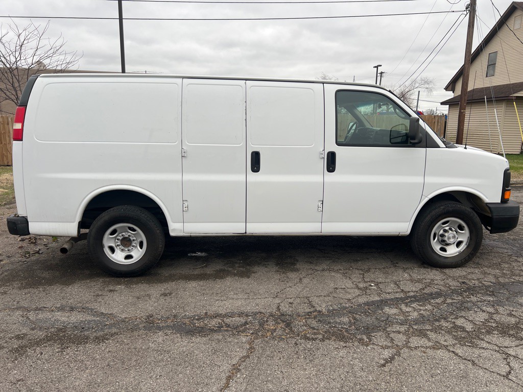 2013 Chevrolet Express Image 5