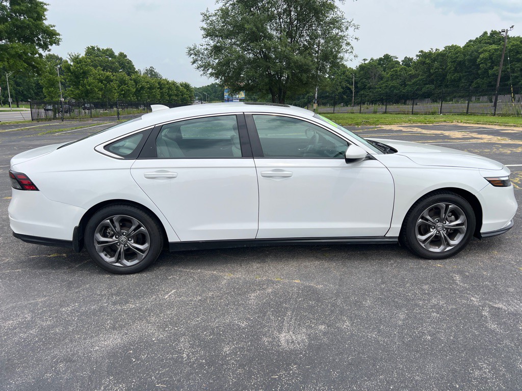 2023 Honda Accord Image 8