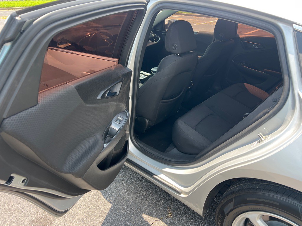 2016 Chevrolet Malibu Image 14