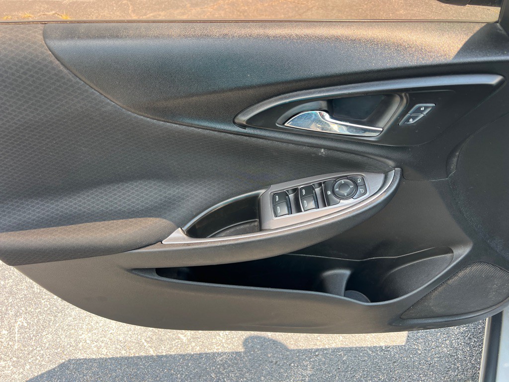 2016 Chevrolet Malibu Image 17