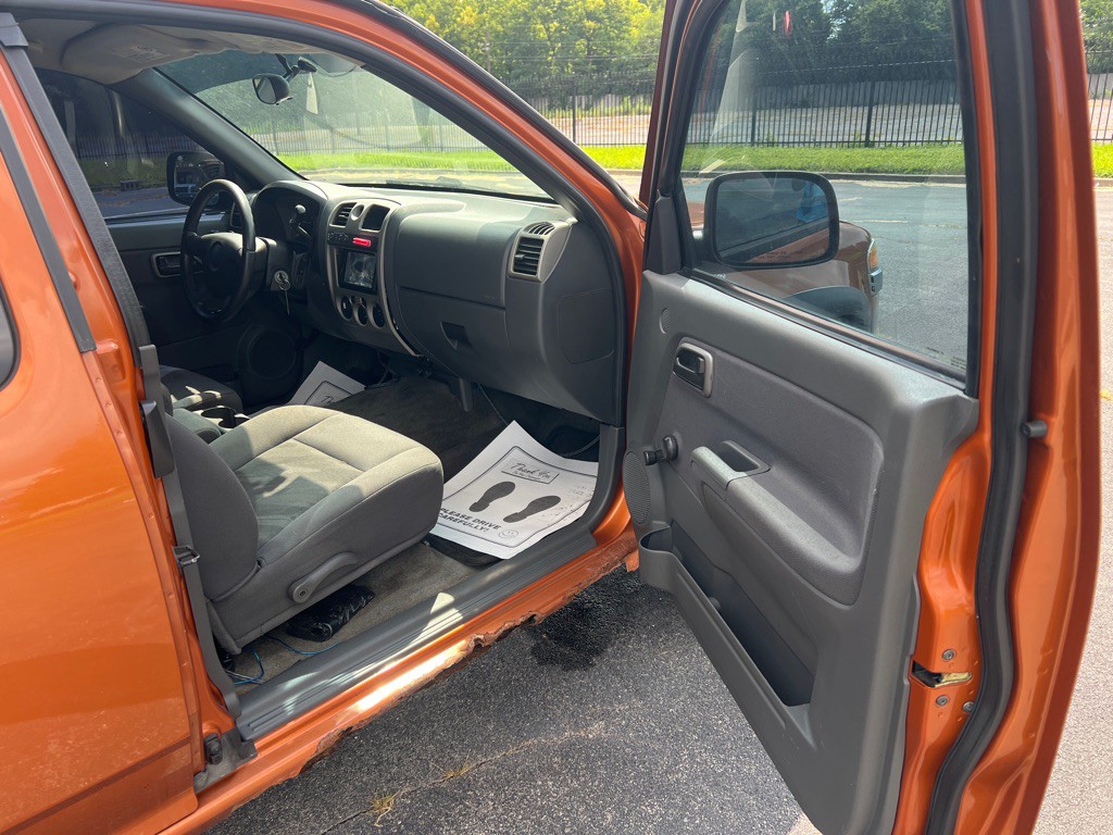 2005 Chevrolet Colorado Image 9