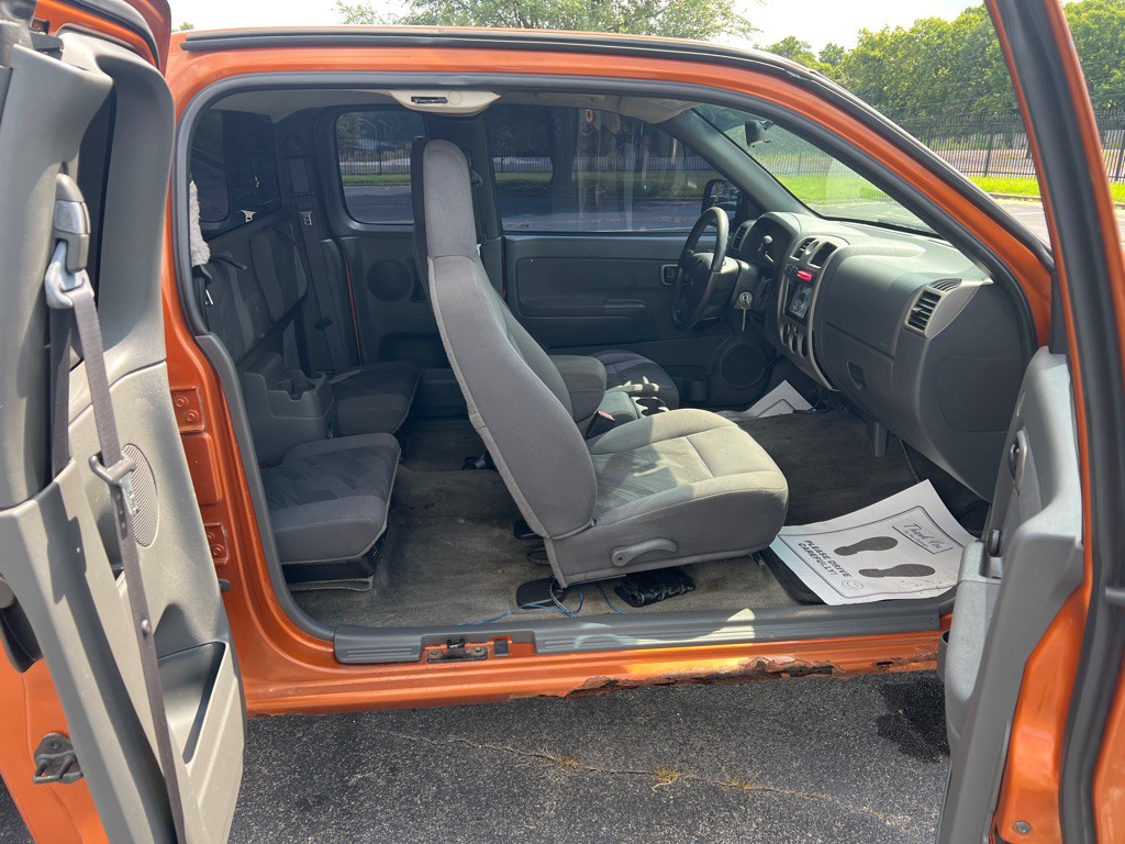 2005 Chevrolet Colorado Image 10