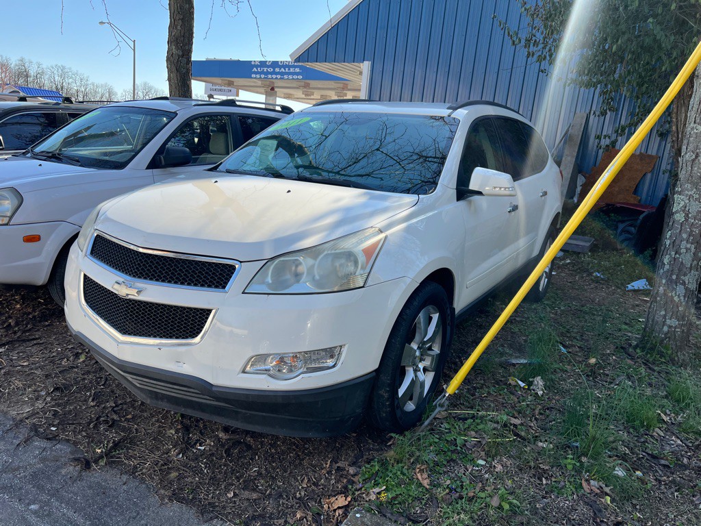 2011 Chevrolet Traverse Image 3