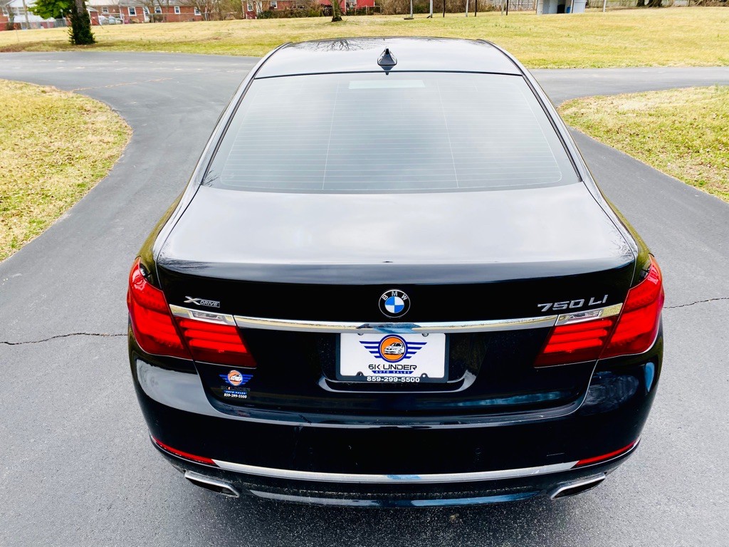 2013 BMW 7 Series Image 5