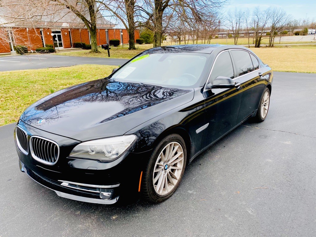 2013 BMW 7 Series Image 3