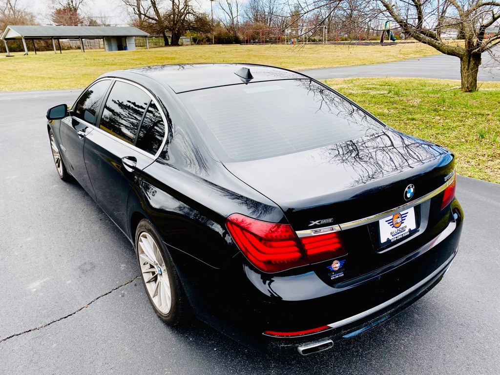 2013 BMW 7 Series Image 4