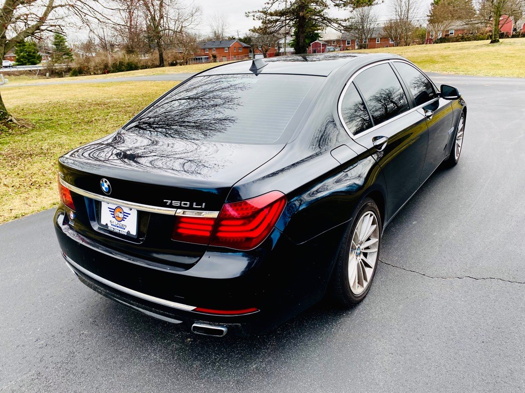 2013 BMW 7 Series Image 6