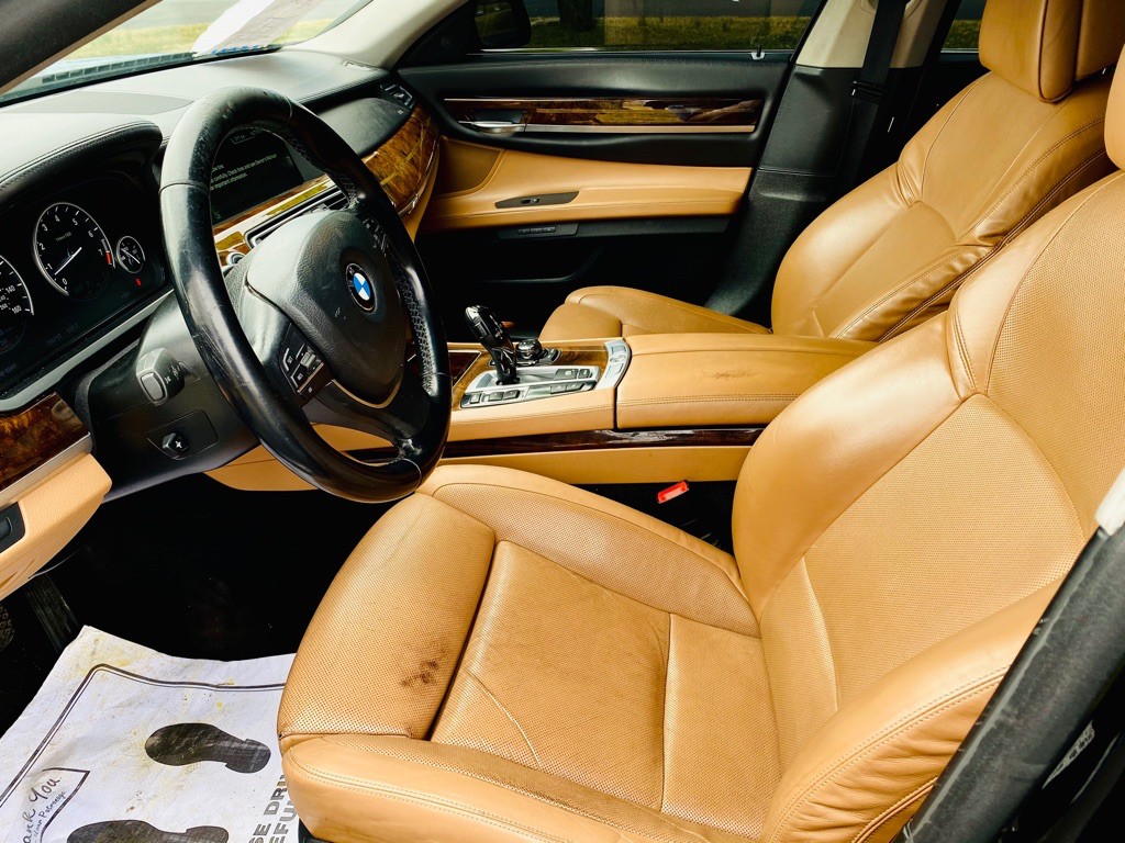 2013 BMW 7 Series Image 11