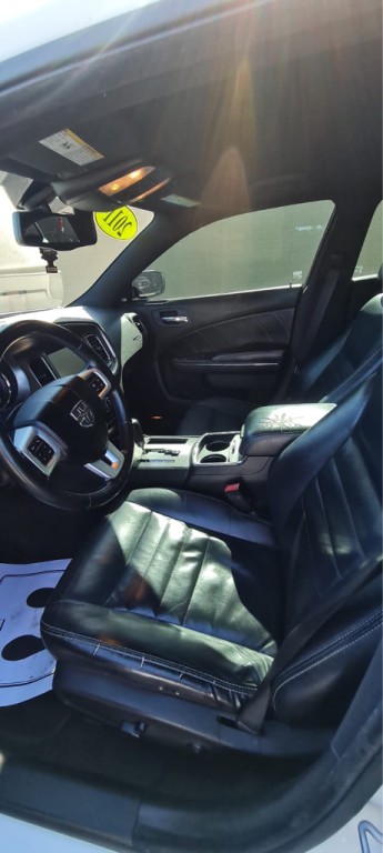 2011 Dodge Charger Image 4