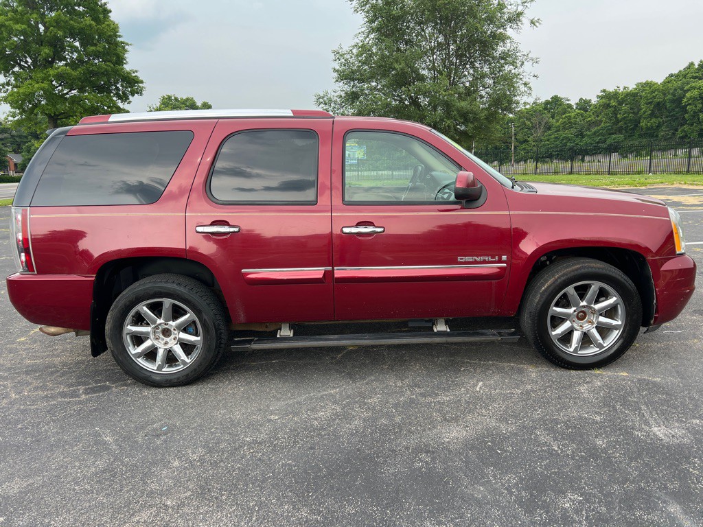 2008 GMC Yukon Image 8