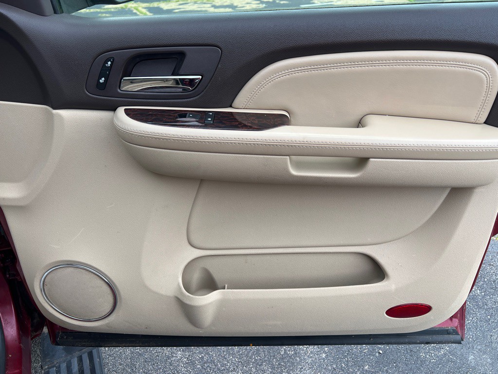 2008 GMC Yukon Image 10