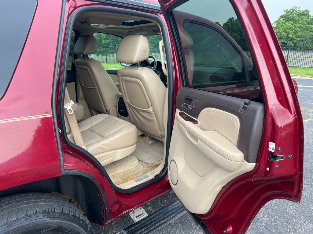2008 GMC Yukon Image 11