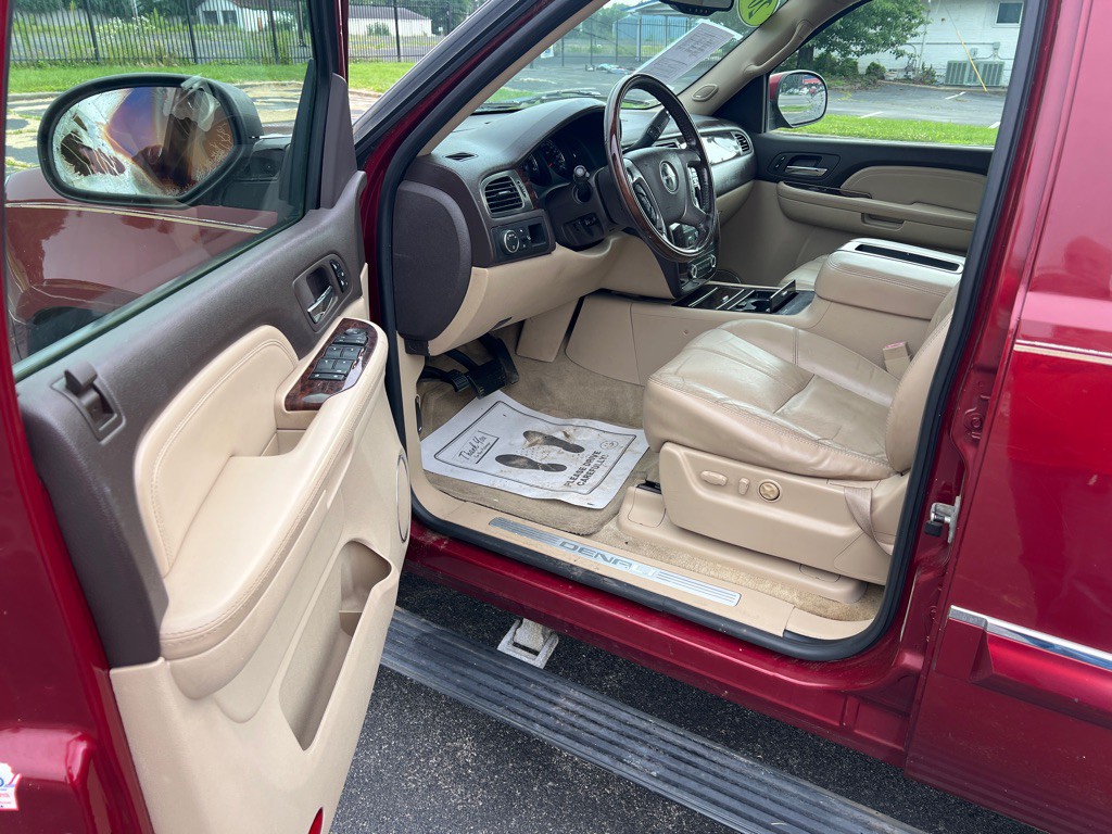 2008 GMC Yukon Image 17