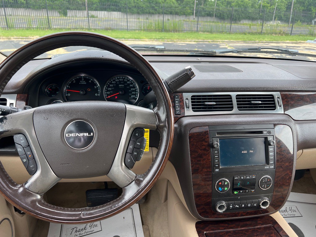 2008 GMC Yukon Image 20