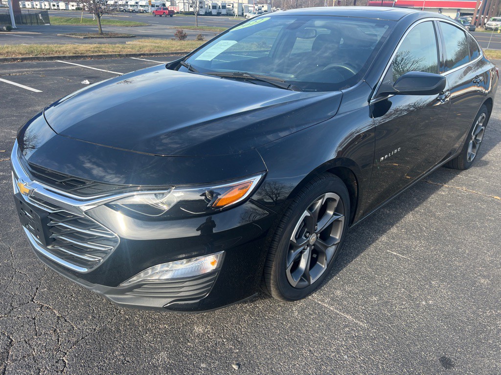 2022 Chevrolet Malibu Image 3