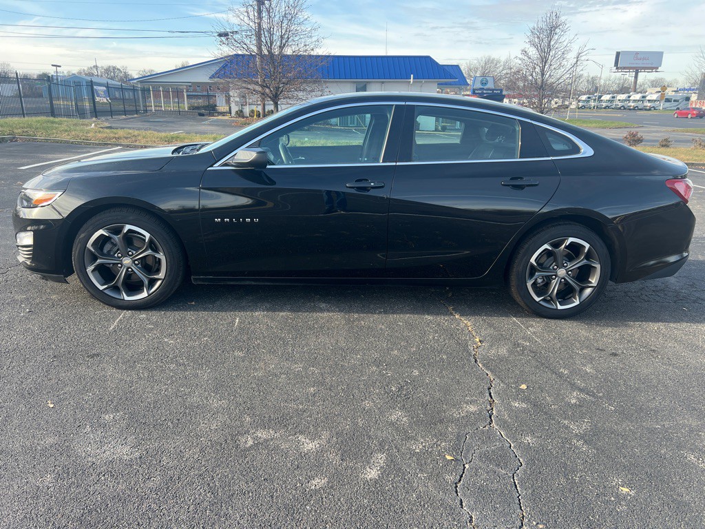 2022 Chevrolet Malibu Image 4