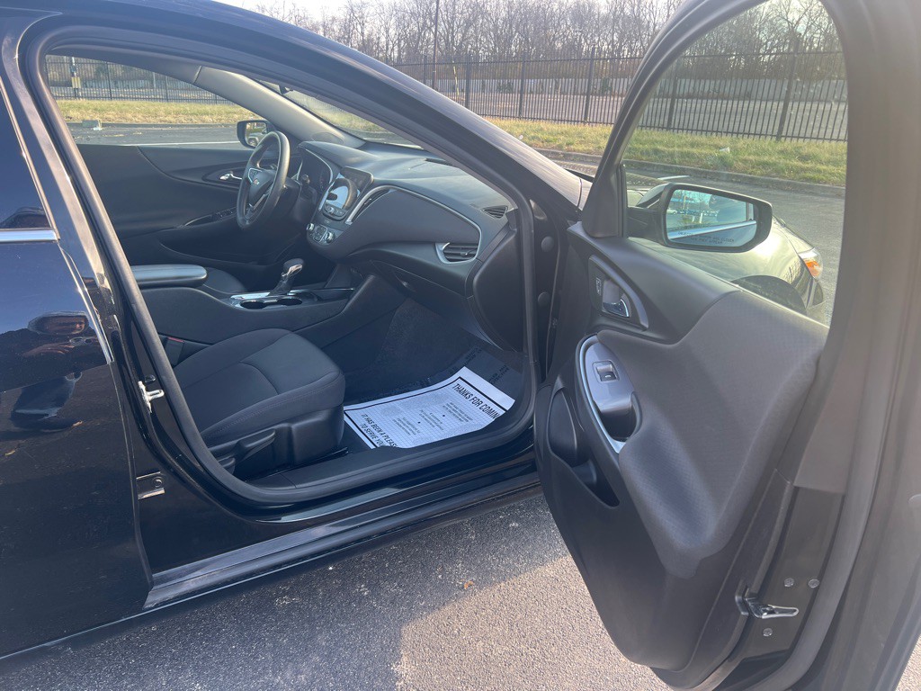 2022 Chevrolet Malibu Image 9