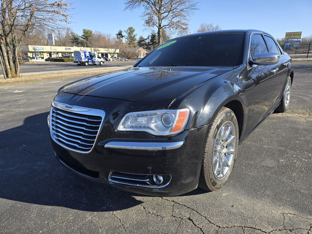2014 Chrysler 300 Image 3
