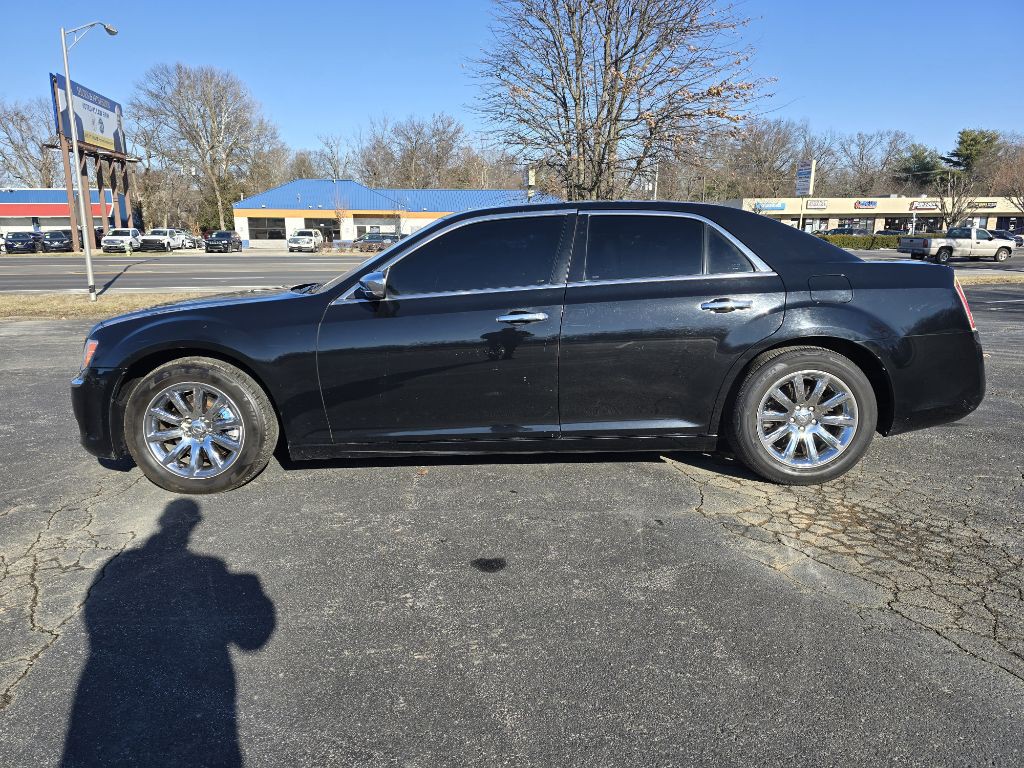2014 Chrysler 300 Image 4