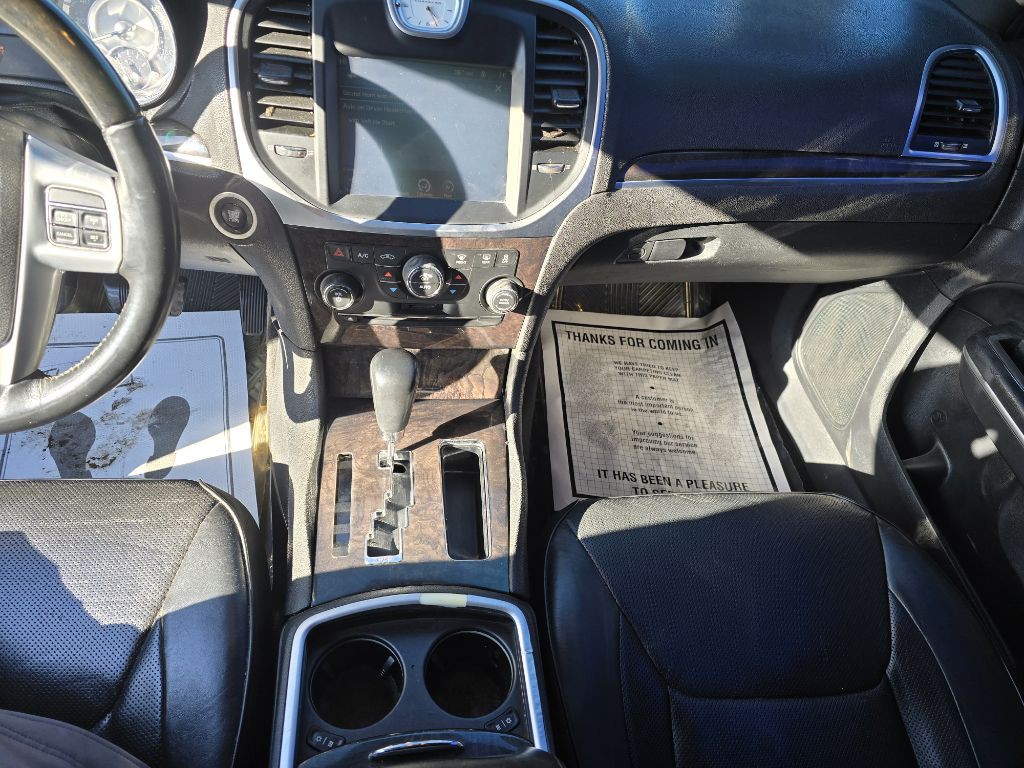 2014 Chrysler 300 Image 13