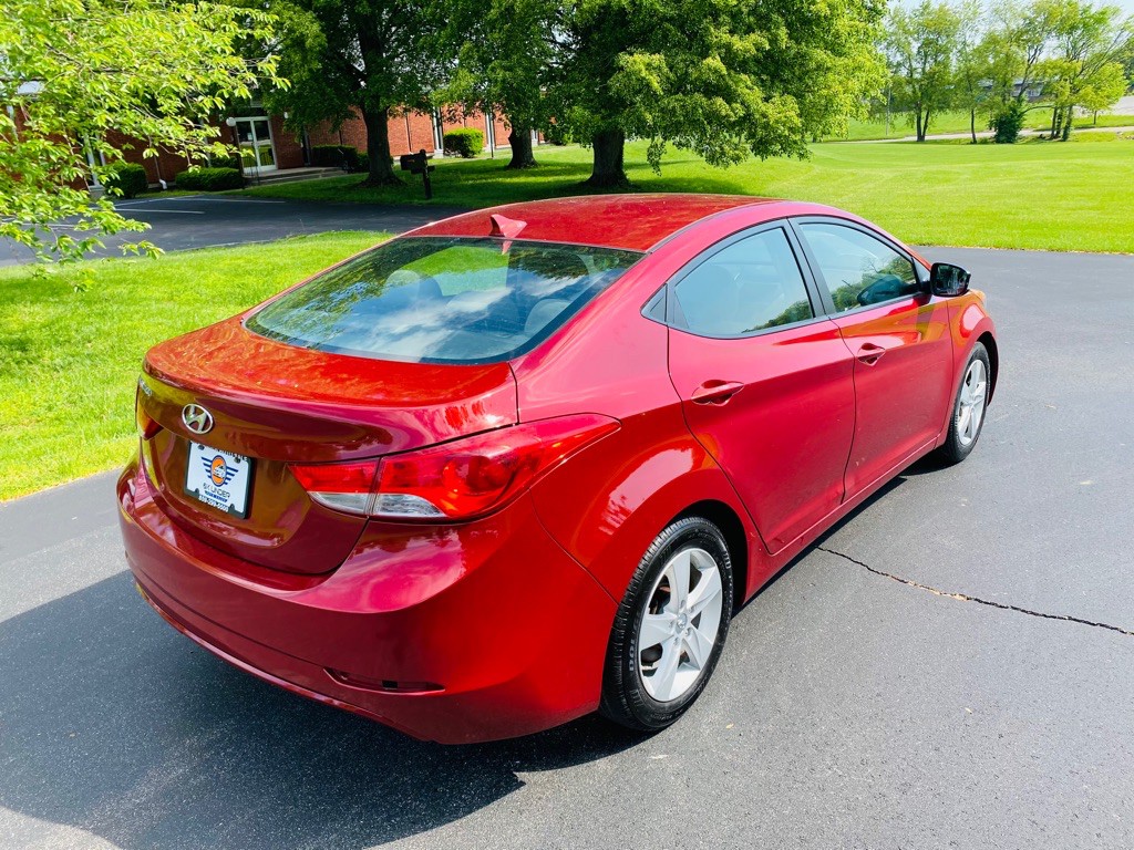 2013 Hyundai Elantra Image 4