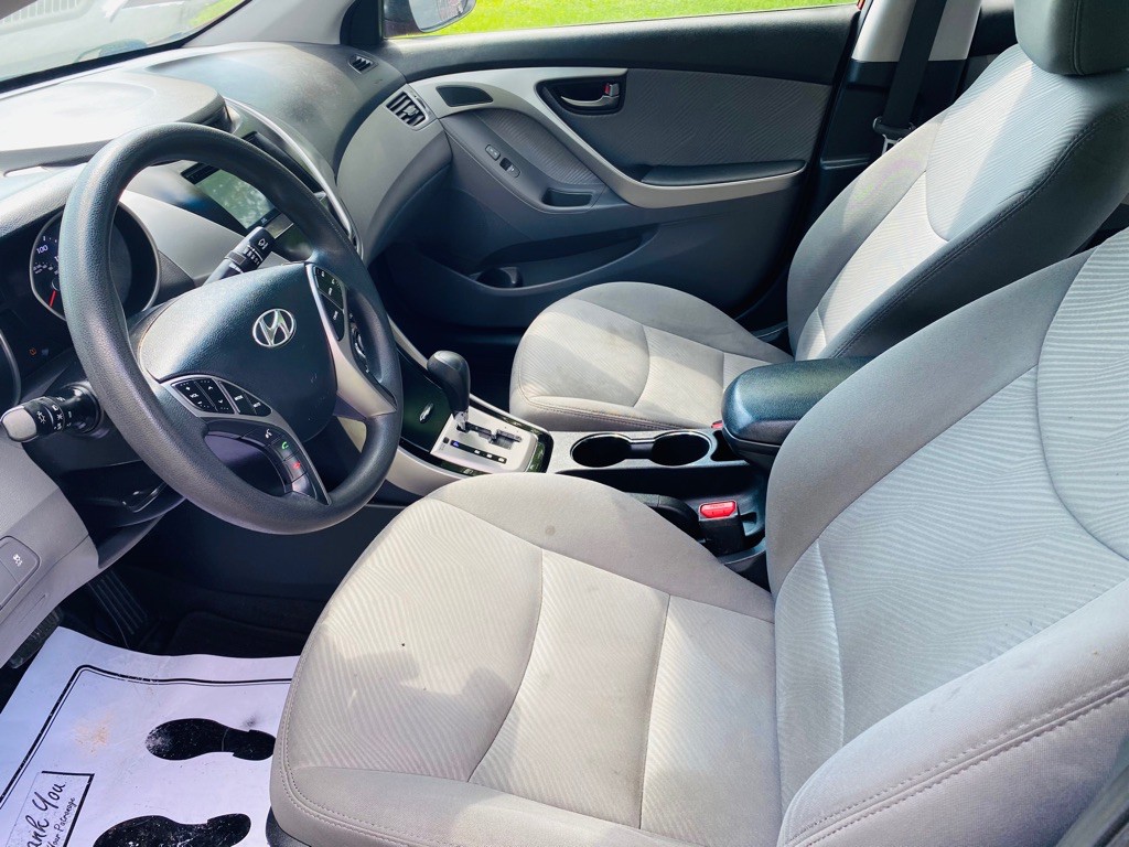 2013 Hyundai Elantra Image 12